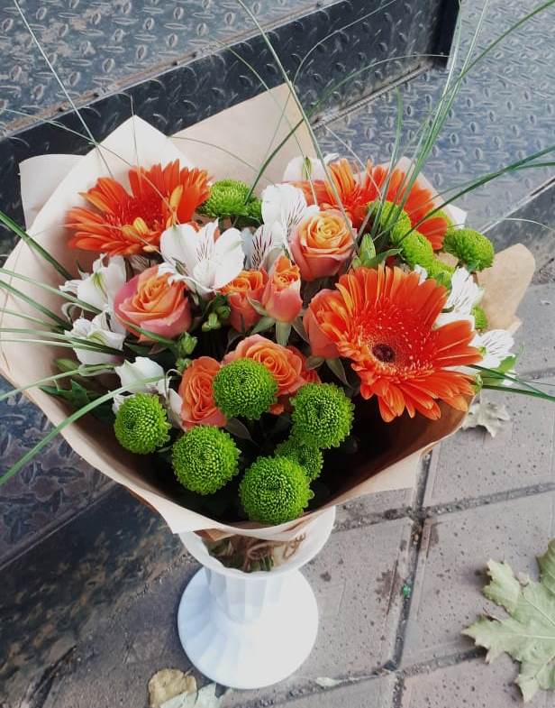 Букет цветов из: Герберы, Хризантемы, Альстромерии и Розы во Всеволожске