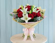 Букет цветов из:  Лилии и Розы во Всеволожске