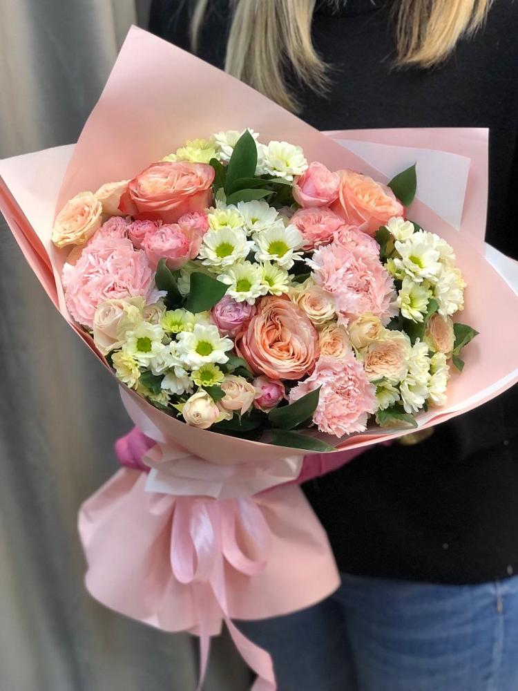 Букет цветов из: Гвоздики, Розы и Хризантемы во Всеволожске