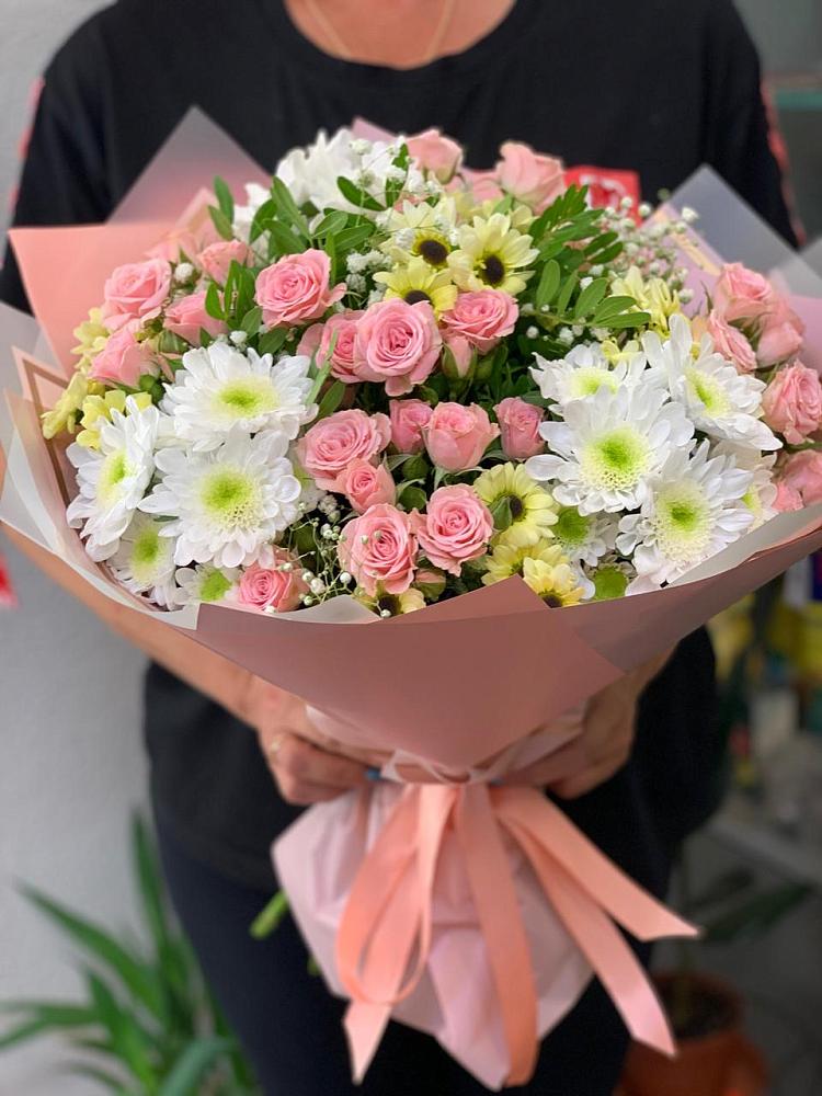 Букет цветов из: Розы и Хризантемы во Всеволожске