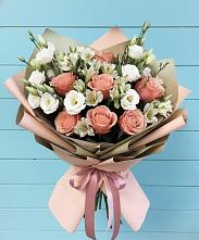 Букет цветов из:  Розы, Альстромерии и Лизиантусы во Всеволожске