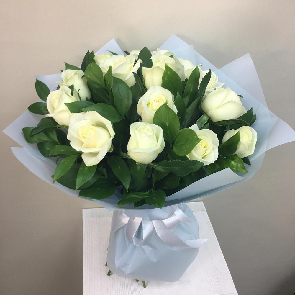 Букет 15 Белых роз Проуд во Всеволожске
