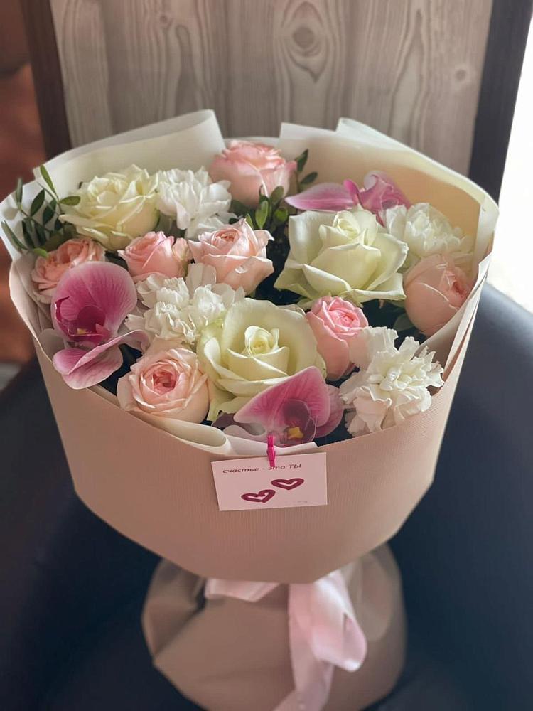 Букет цветов из: Орхидеи, Розы и Гвоздики во Всеволожске