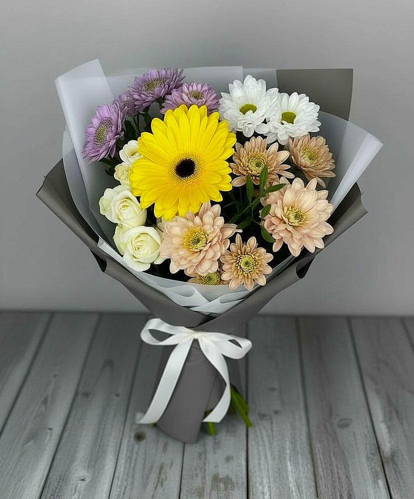 Букет цветов из: Розы, Герберы и Хризантемы во Всеволожске
