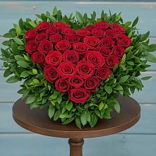 Цветочная композиция из Розы в виде сердца во Всеволожске