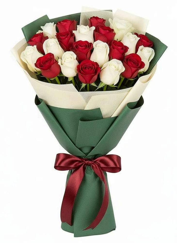 Букет Микс из красных и белых роз во Всеволожске