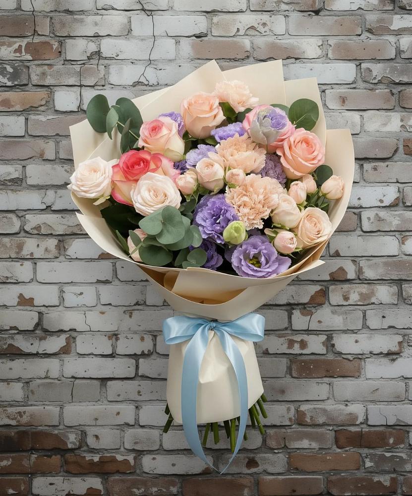 Букет цветов из: Розы, Лизиантусы и Гвоздики во Всеволожске