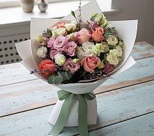 Букет цветов из:  Розы, Лизиантусы и Гвоздики во Всеволожске