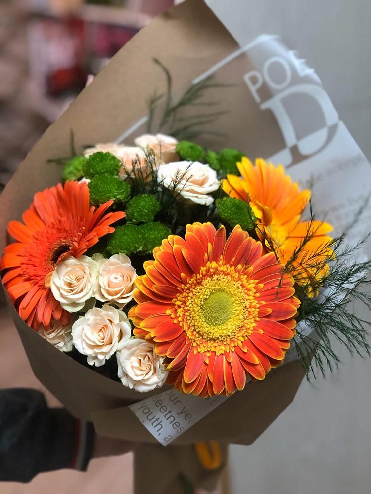 Букет цветов из: Герберы, Хризантемы и Розы во Всеволожске