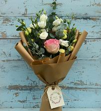 Букет цветов из:  Розы и Лизиантусы во Всеволожске
