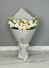 Букет цветов из:  Розы и Лизиантусы во Всеволожске